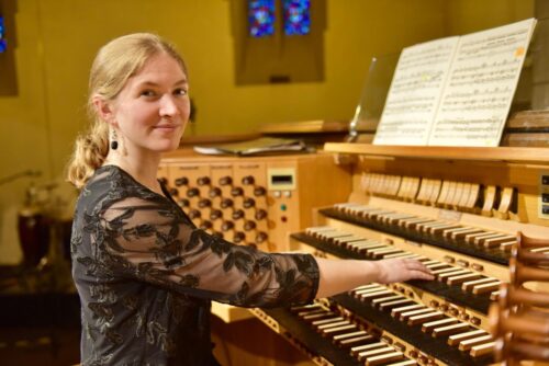 Carolyn Craig - Organist